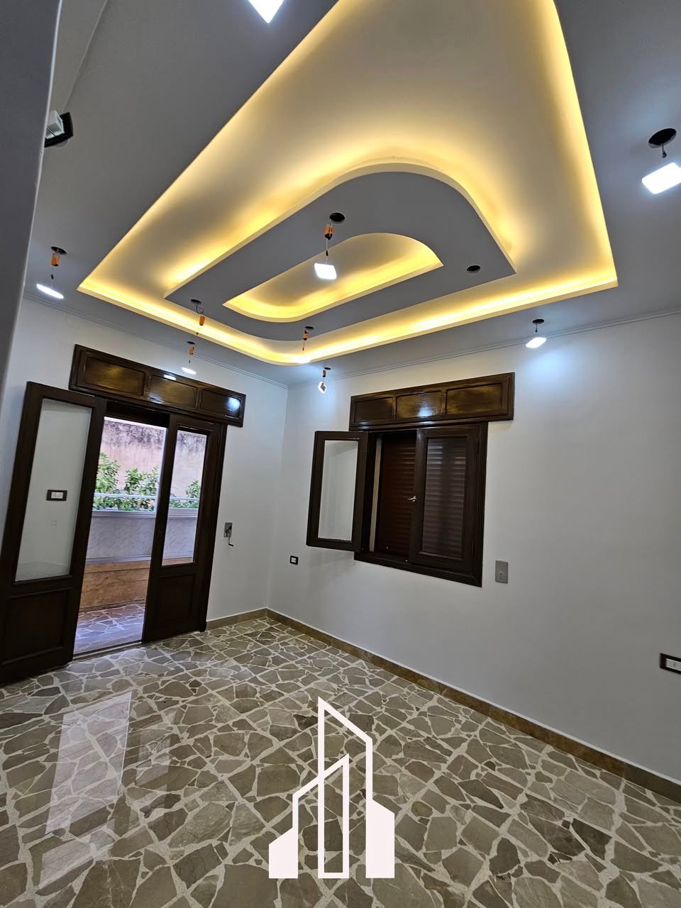 516521926_1294302459371017_784857985700712918_n