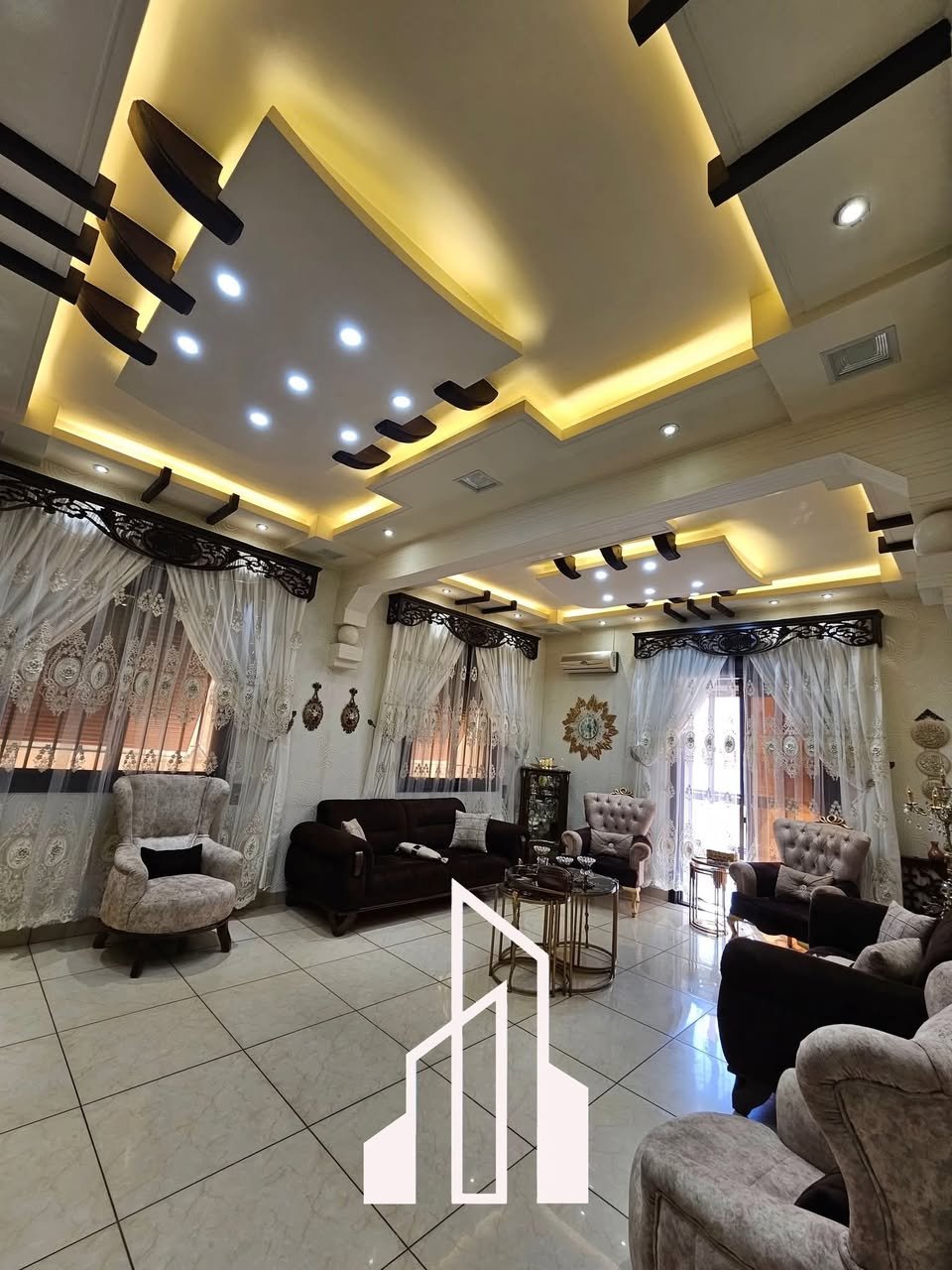 518352320_1298943082240288_51771615370557073_n